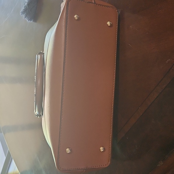 London Fog Purse - Picture 4 of 4